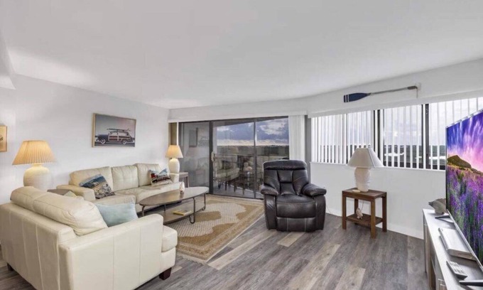 Monroe County Condo | Key Largo Condo with Spectacular Sunset Views