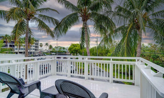 Key Largo House | Key Largo Treasure – End-Unit w/Pools, Lagoon, Marina & Ocean Views!
