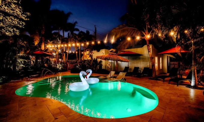 Flamingo Parks House | Key West Cottage a Charming Bungalow Retreat