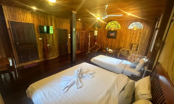 Luang Prabang House | KhounPhet GuusetHous Luangprabang