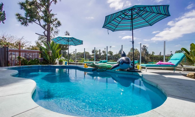 Clairemont House | Kids paradise, FENCED HEATED POOL⭐️TOYS SPAJacuzzi SPLASH PAD plus cebtral AC