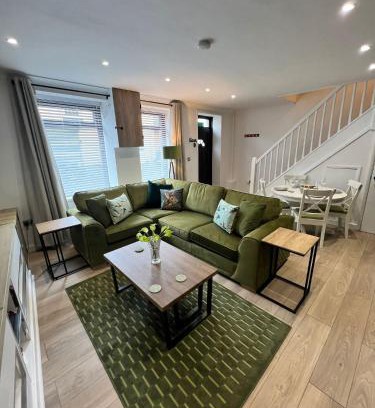Treharris House | KILEX House - Contractors Long stay 3 bed Bike store