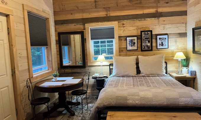 St. Johnsbury Cabin | Kilimanjaro Cabin @ Basecamp, sleeps 4
