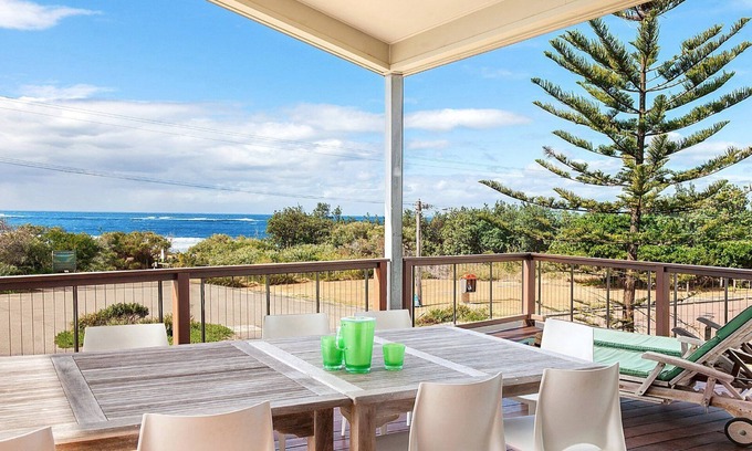 Killcare House | Killcare Beach Abode - Right opposite the beach with a beach and bush outlook