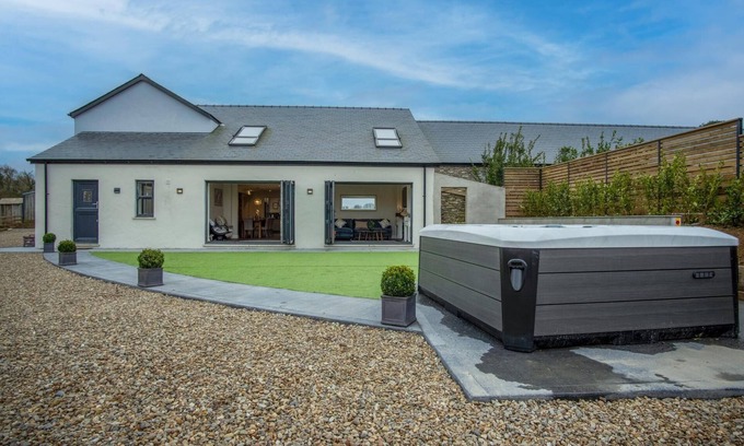 Narberth Cottage | Kiln Park Farmhouse - 4 Bedroom Cottage - Narberth