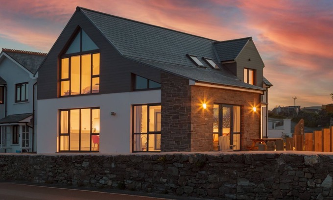 Cregneish Apartment | Kilravock is a modern, luxury coastal family holiday home which has been purpose built to the highes