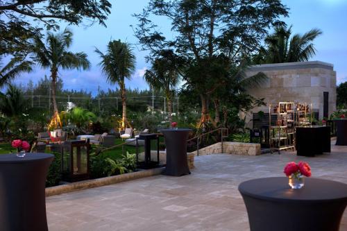 Seven Mile Beach Resort | Kimpton Seafire Resort + Spa by IHG