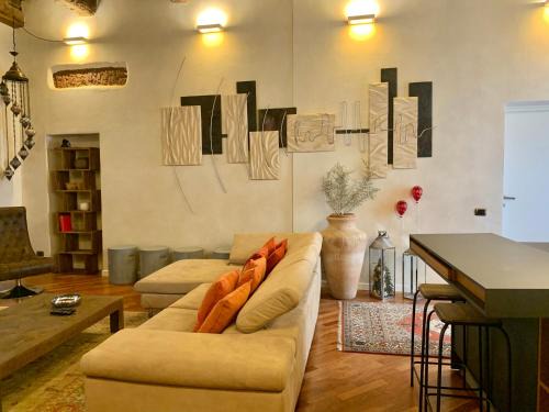 Arona Apartment | Kindness art apartment in historic center