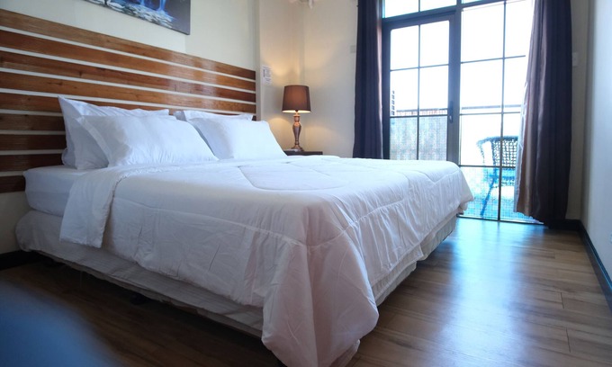 Poblacion District Condo | King Bed 2BR European Style City Center in Davao City Philippines