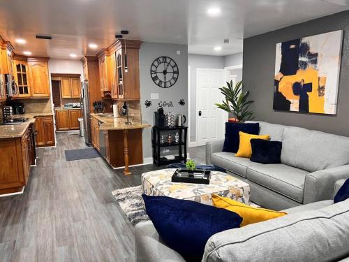 Miami Gardens House | King Bed, 3 miles to Stadium
