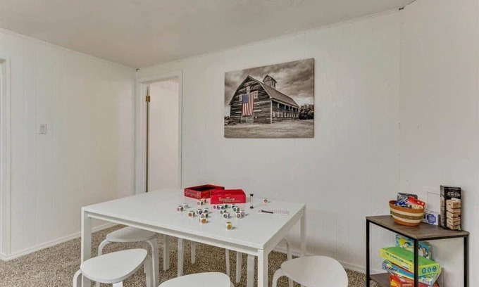 West Valley City House | King Bed, Full Kitchen, Central Location!