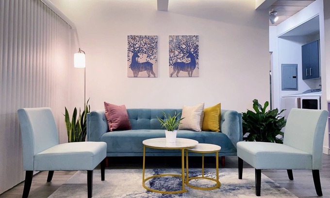 Fremont Condo | King Bed, In-Unit W/D, Carport, Balcony, Netflix