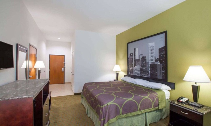 La Porte Hotel | King Bed Room, Scottish Inns La Porte, Free Parking, Near Sylvan Beach Park