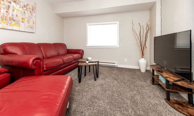 Rapid City House | ⁑King Bed⁑Whirlpool Tub⁑Covered Patio⁑Near Playground⁑