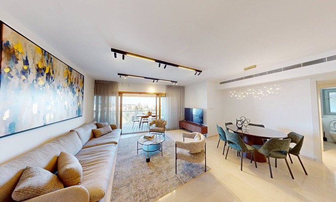 Mamilla Apartment | ♦King David Residences♦Stunning 2-Bdr with Balcony & Views♦