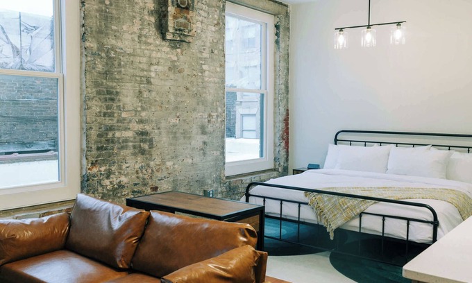Frankfort Hotel | King Room, Kitchenette