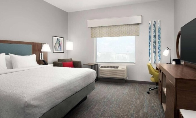 Orlando Apartment | King Room Near Bank of America ORL
