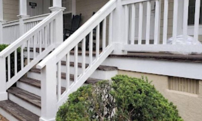Lackey House | KING'S CREEK