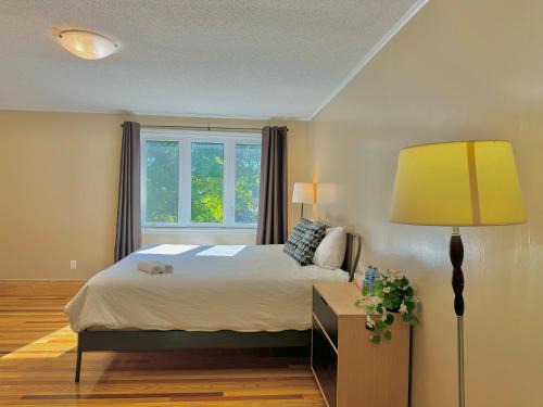 Ottawa Division House | King size bedroom & private bathroom & free parking
