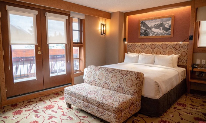 Banff Apartment | King Suite | Amazing Mountain Views