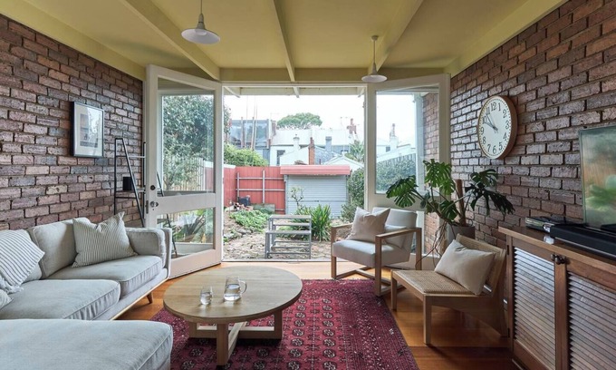 Fitzroy House | King William Terrace Classic Fitzroy Style