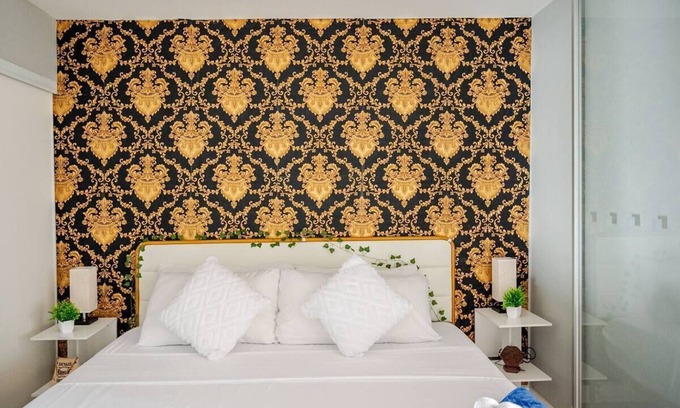 CityPlace Condo | KingBed,Lakeview, 5minCNtower,Central, PaidParking