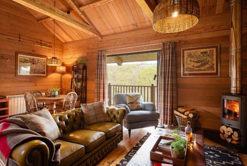 Bodmin House | Kingfisher Cabin, Butterwell Farm, Riverside cabin on 40-acre private estate