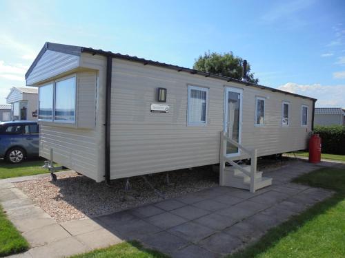 Ingoldmells Apartment | Kingfisher : Seasons:- 8 Berth, Central Heated, Close to site shop