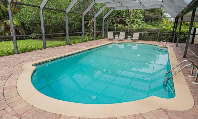 Kings Lake House | Kings Lake: 3 BR home w/3 en suite baths, heated pool & expansive covered lanai w/outdoor TV