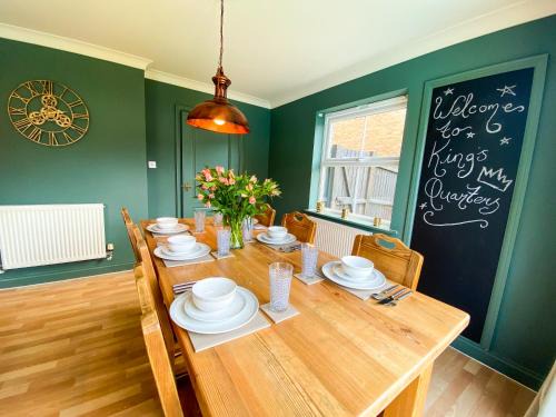 Huntingdon House | Kings Quarters Boutique Rooms