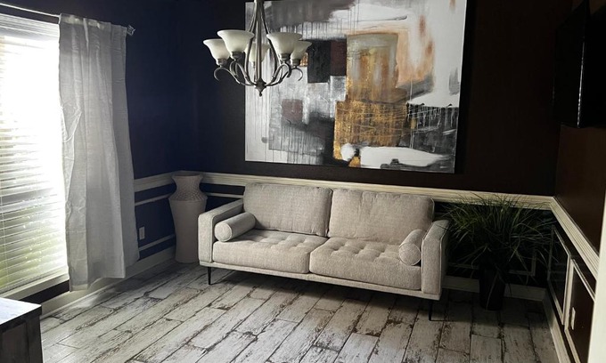 Benton House | Kings Retreat
