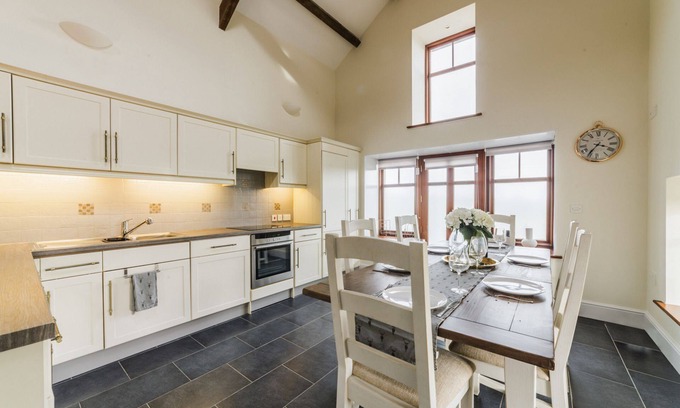 Mount Murray Cottage | Kingsley Cottage - countryside retreat that welcomes dogs