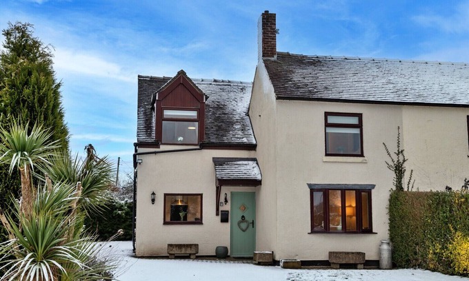Foxt Cottage | Kingsley Hollows Cottage