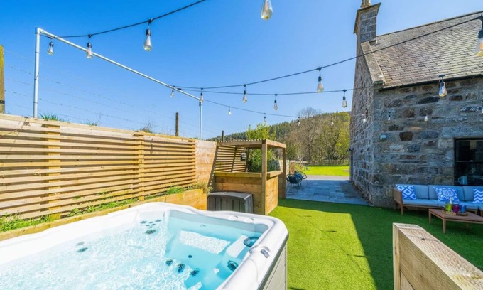 Alford House | Kirkton Family Farmhouse, Alford
