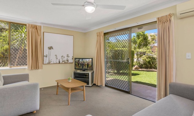Coolangatta Apartment | Kirra Belle 1 - Central Kirra - Pet Friendly!