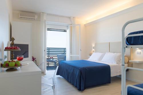 Pinarella Hotel | Kiss Beachfront Hotel & Restaurant