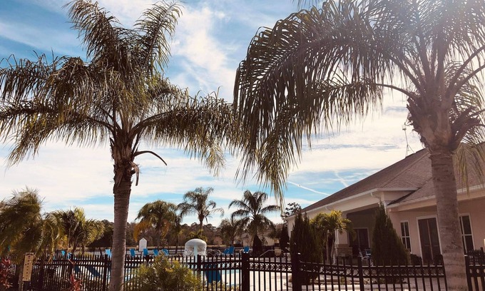 Trafalgar Village House | Kissimmee Cozy Villa 3 bedroom 3 bath. Close to attractions yet peaceful.