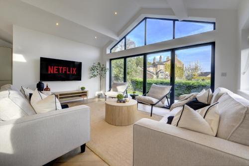 Ripon House | Kist Accommodates presents - Hygge House, Parking, EV Point
