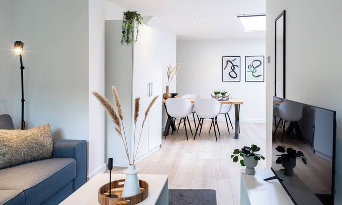 Strijp House | Kitchen, bathroom, garden, free parking, family friendly