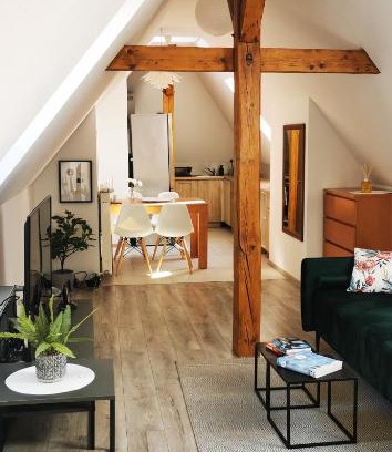 Bielawa Apartment | Klimatyczne apartamenty z widokiem na góry Sowie