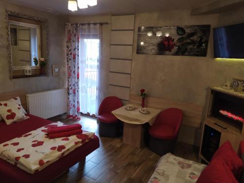 Gniezno Bed & Breakfast | Klinkierowa Komnata