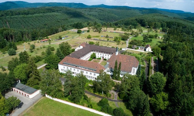 Esthal House | Kloster Esthal