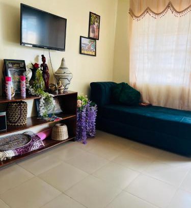 Kasese Bed & Breakfast | KMM Guest House