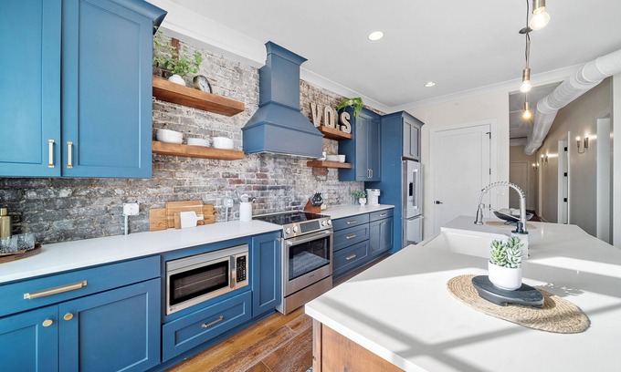 Downtown Knoxville Condo | Knoxtopia: BRAND-NEW Downtown Knoxville Condo in Historic Century Building