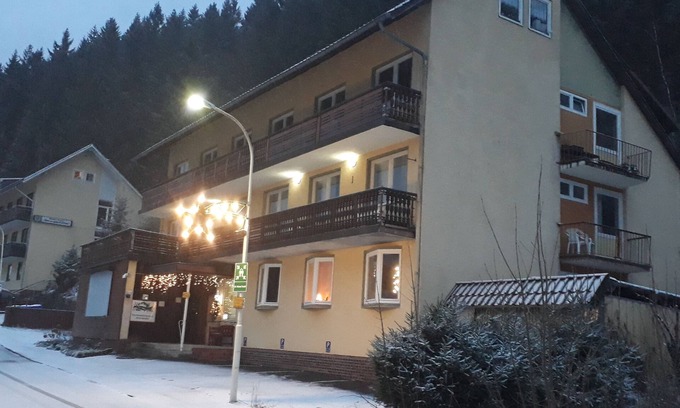 Wildemann House | Ko-Living Space "Bergblick" - Ganzes Haus - bis zu 28 Personen und 9 Apartments