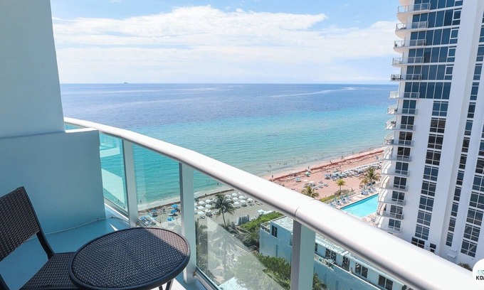 Hallandale Beach Condo | Komffy Penthouse w/Queen Bed and Ocean View at Tides