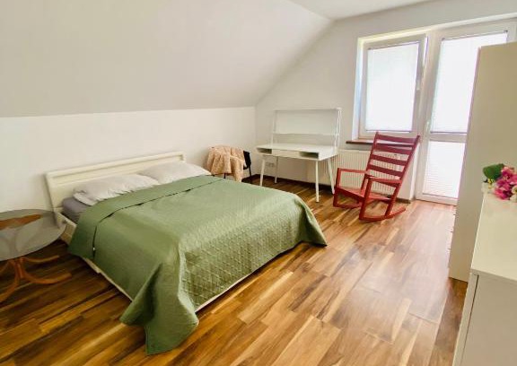 Nowy Sacz House | Komfortowy pokój dla dwojga z balkonem Marcinkowicka