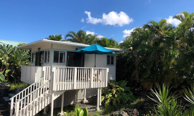 Kona Palisades Apartment | Kona Awesome Tropical PoolCottage/AC/GreatLocation