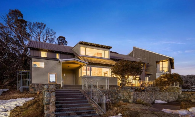 Perisher Valley Cabin | Kooloora Lodge