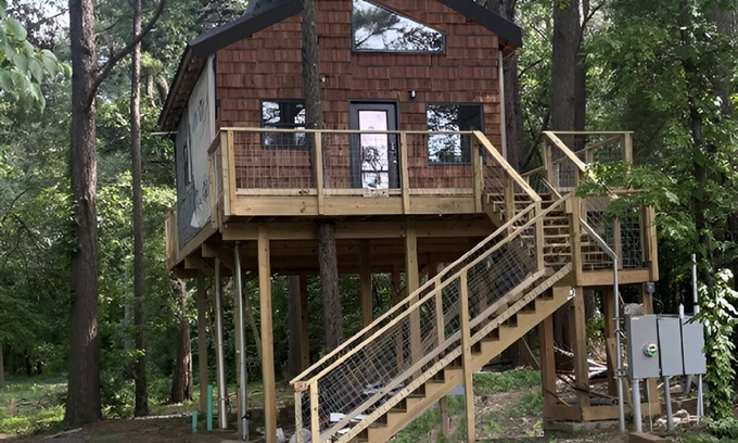 Carterville Cabin | KOOPERS LANDING TREEHOUSE-Brand New build! Casino, Wine trails, National Parks